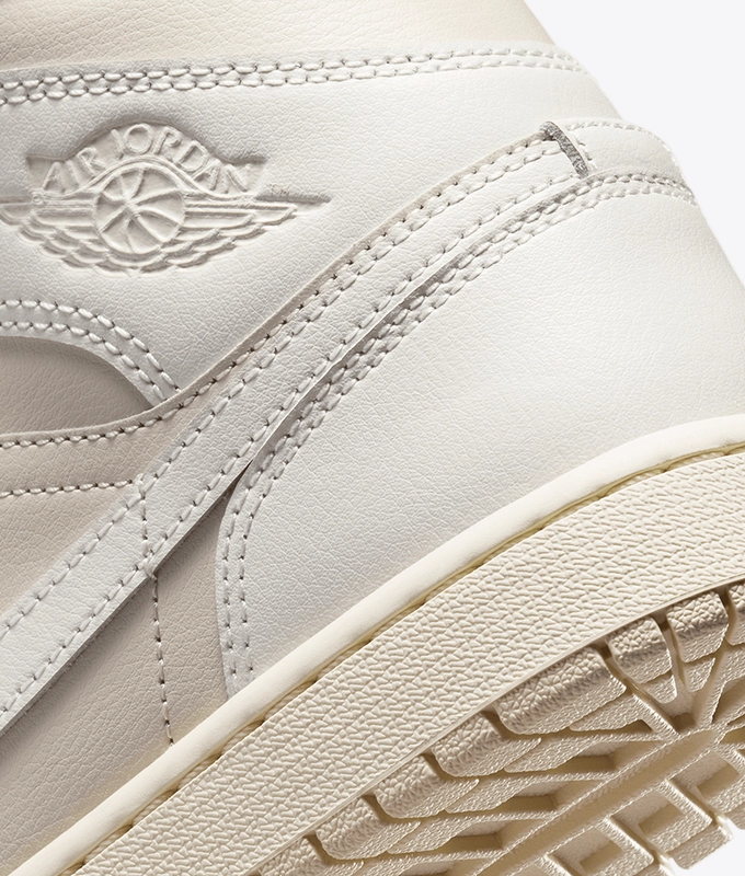 Air Jordan 1 Mid