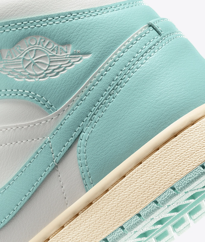 Air Jordan 1 Mid