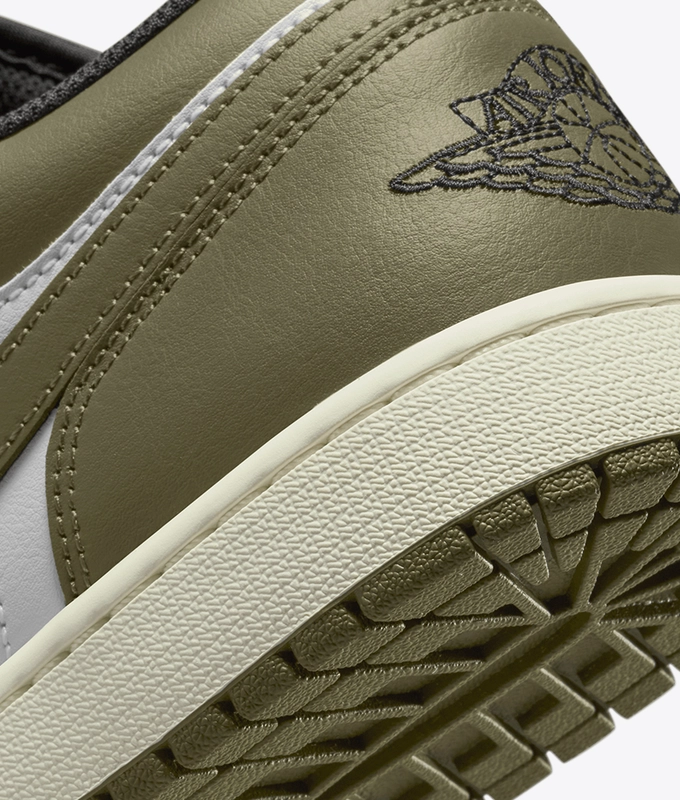 Air Jordan 1 Low