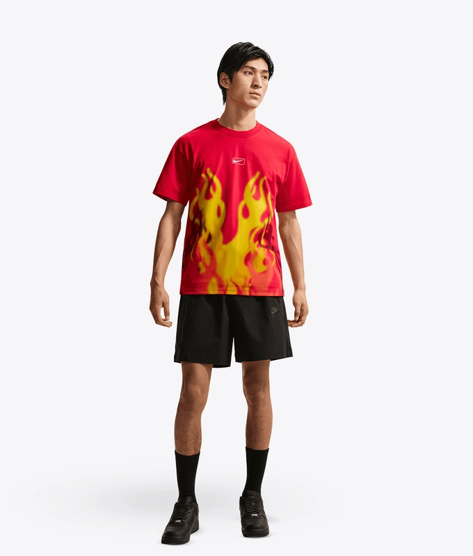 SPORTSWEAR GENDER NEUTRAL GRAPHIC TEE