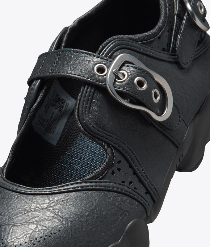 AIR RIFT LEATHER